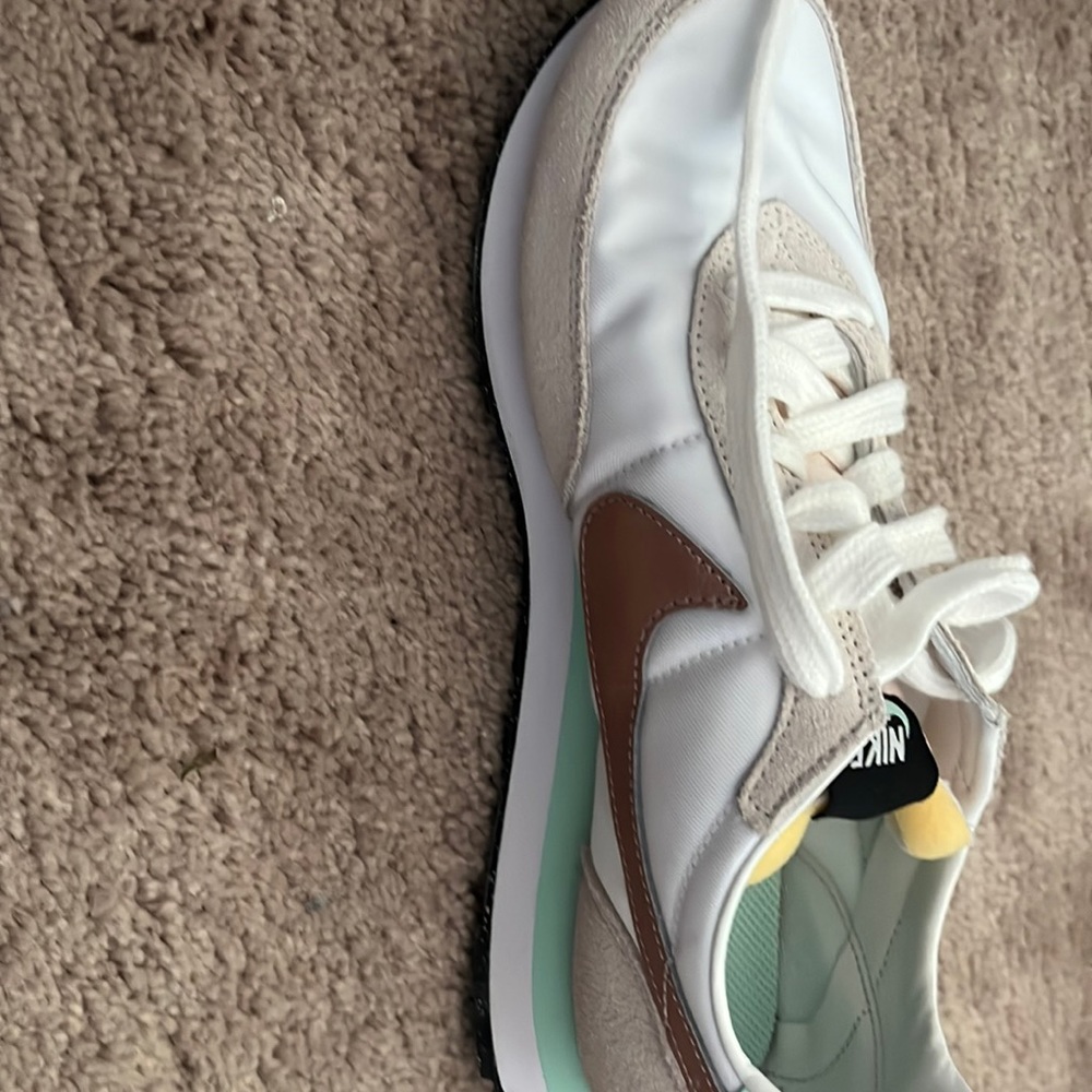 Nike waffle shoes